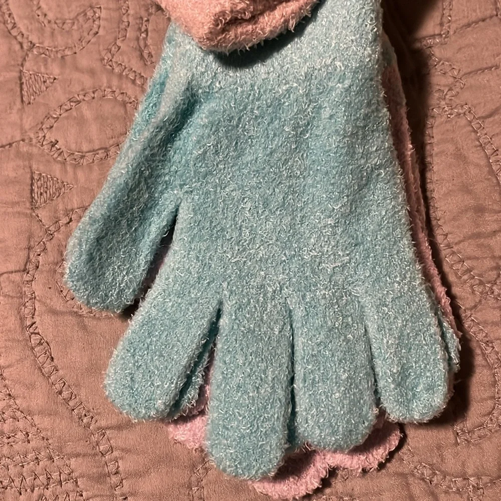 SO Kids Soft and Cozy 3 Pack Gloves in Lavender, Blue, and Gray